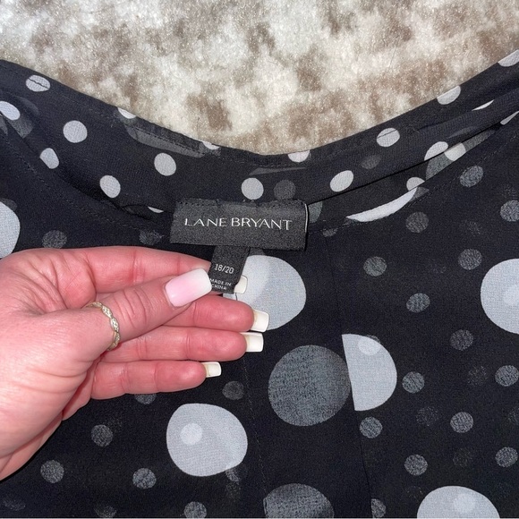 Lane Bryant double polka dot black/white lightweight flowy top plus size 18/20 - Picture 5 of 7